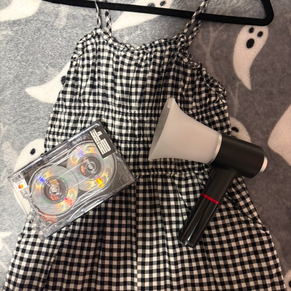 gingham black and white jumpsuit (ALBUM AND LIGHT STICK NOT INCLUDED)